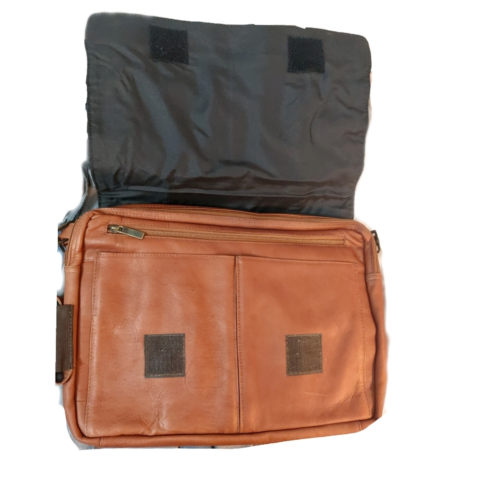 Leather Vachetta Porthole 17" Laptop NBA Charlotte Bobcats Tan Messenger/Brief… - Picture 5 of 6